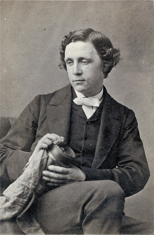 Sammanfattning av Alice i Spegellandet av Lewis Carroll